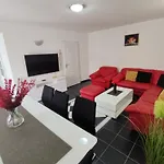 Azzuro Apartment *