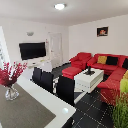 Azzuro Apartment *
