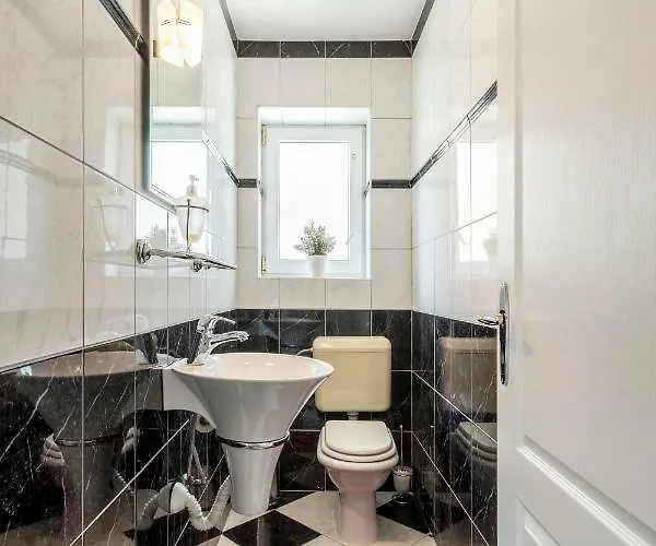 Azzuro * Каштела