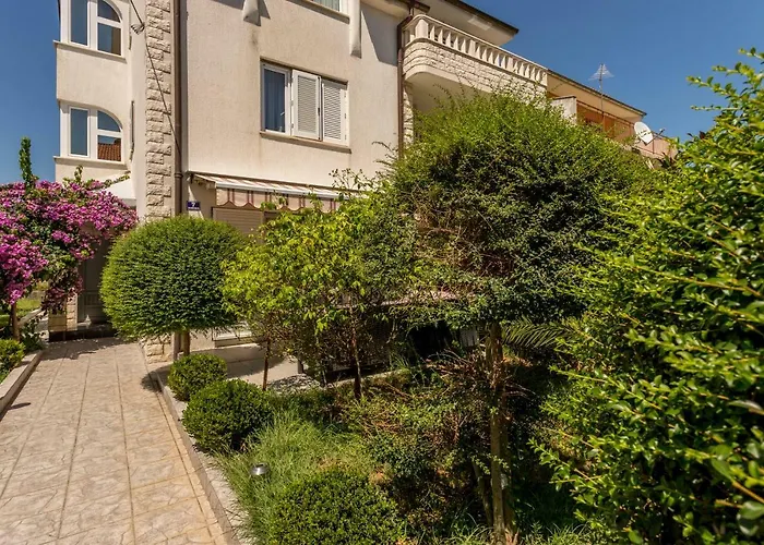 Azzuro Апартаменты *