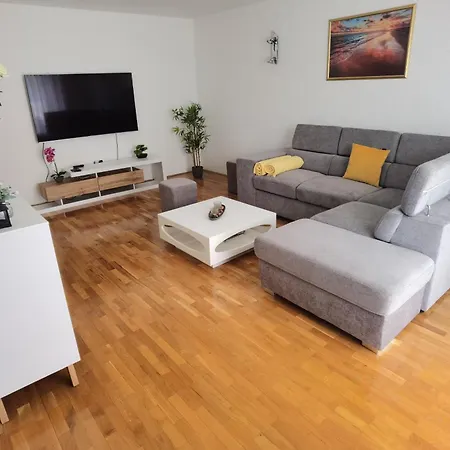 Azzuro * Kaštela