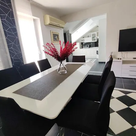 アパート Azzuro *