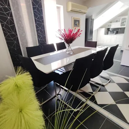 Azzuro アパート Kaštela