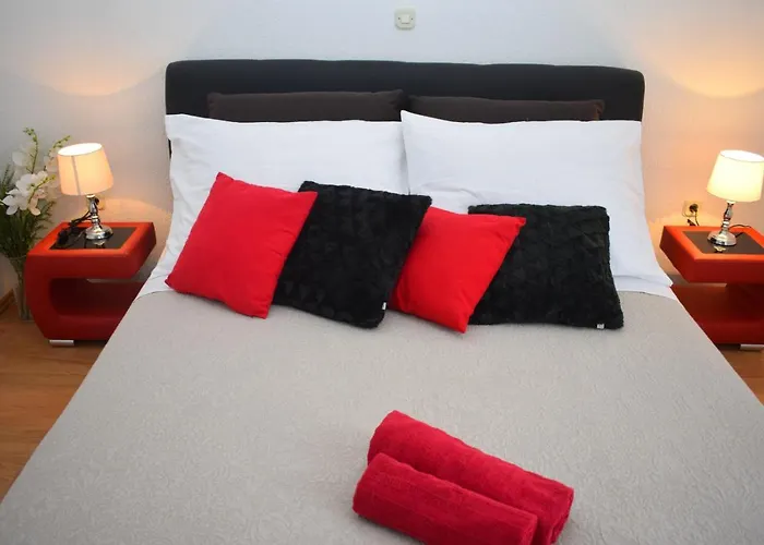 Azzuro アパート *